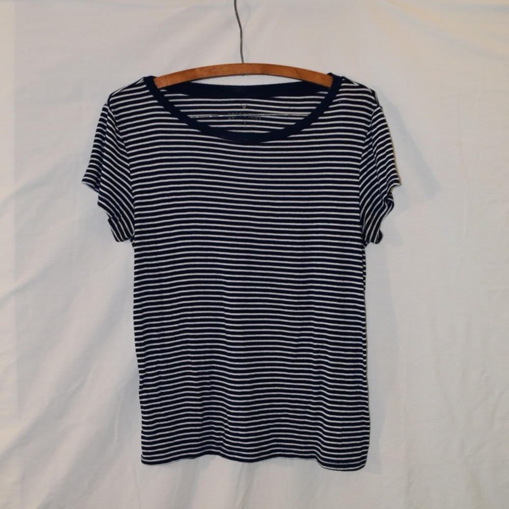 American Eagle T-shirt